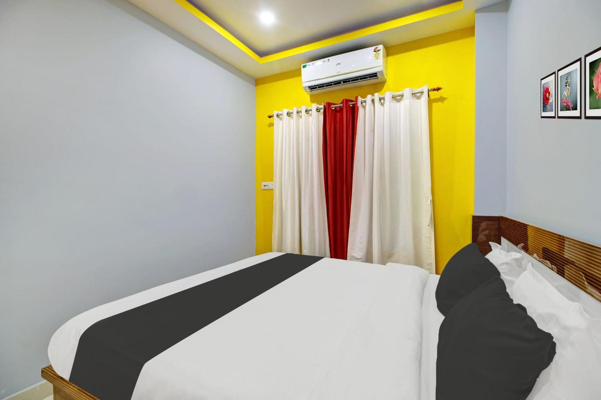 Super Hotel O Sai D-Lux Guwahati Exteriör bild