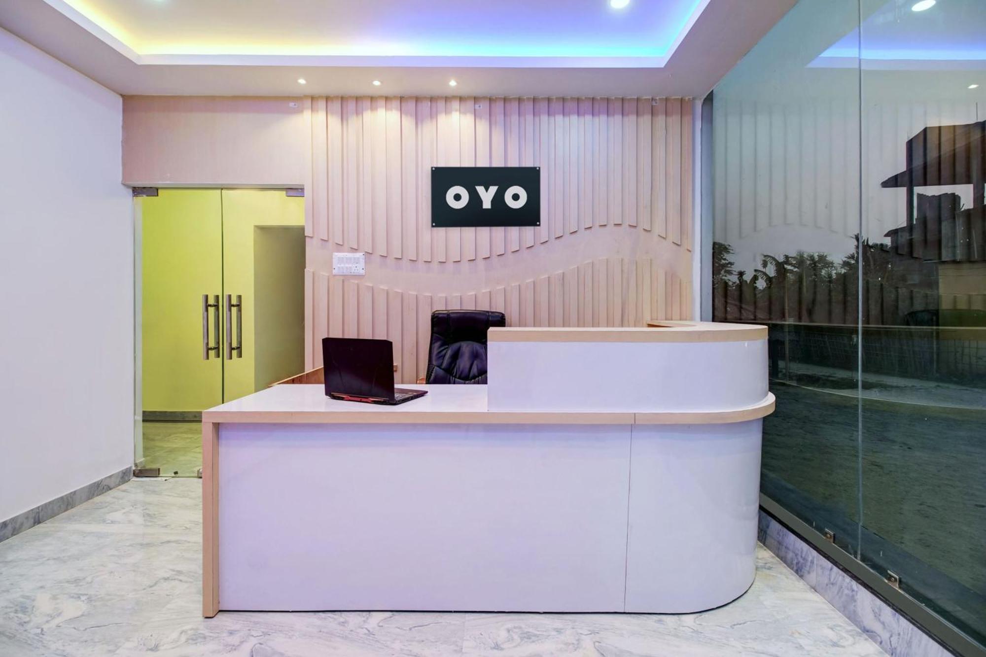 Super Hotel O Sai D-Lux Guwahati Exteriör bild